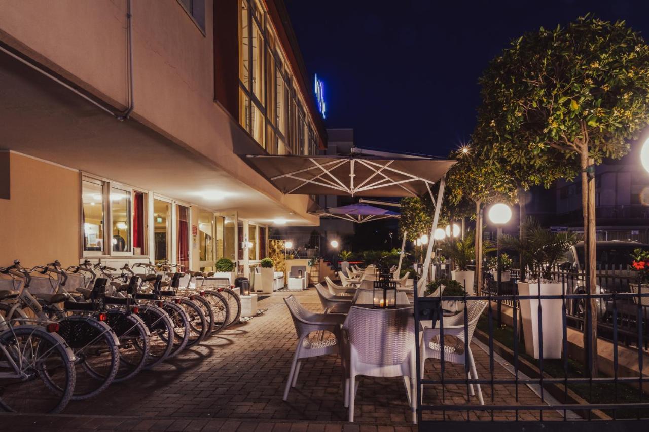 Unique Hotel Чезенатіко Екстер'єр фото